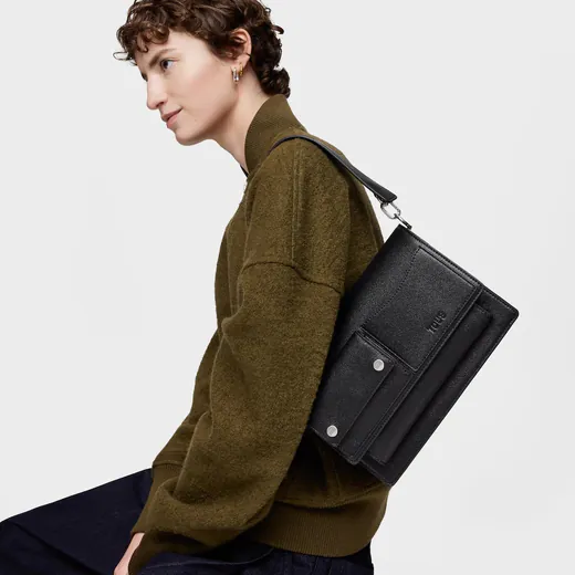 Mala de Tiracolo Média Audree Pockets Preta