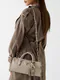 Mala de Mão Horizontal Noelle Saffiano Taupe - Guess | Mala de Mão Horizontal Noelle Saffiano Taupe | MISSCATH