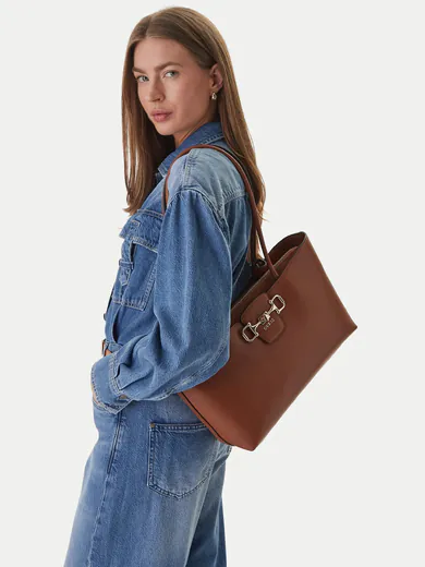 Mala Shopper Janie Castanha