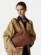 Guess | Mala de Ombro Shopper Camelia Castanha | MISSCATH