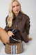 Guess | Mala de Ombro Noelle Saffiano Logo Castanha/Azul | MISSCATH