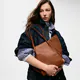 Tous | Mala de Mão/Ombro Média Tulip Cutout Camel | MISSCATH