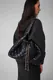 Guess | Mala de Ombro Shopper Juliet Preta | MISSCATH
