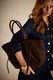 Guess | Mala de Ombro Tote Allegra em Camurça Castanha | MISSCATH