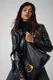 Guess | Mala de Ombro Camden Grande Preta | MISSCATH